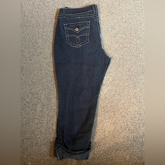 Women's Angels Jeans Size 14 Blue Denim Capris - Picture 3 of 12
